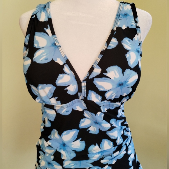 NWT COCOPEAR Women's Shaping Body One Piece Swim Dress Floral Tummy Control Sz S - Picture 5 of 16